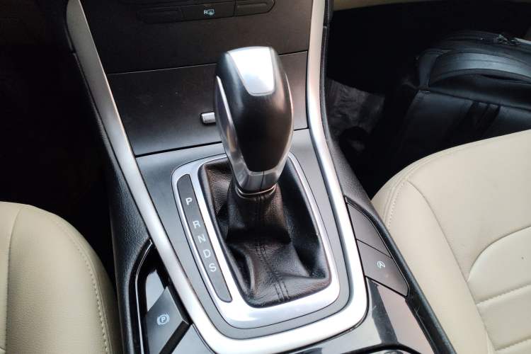 Used Ford Edge 2015 2.0T GTDi Two-Wheel-Drive Elite Edition
