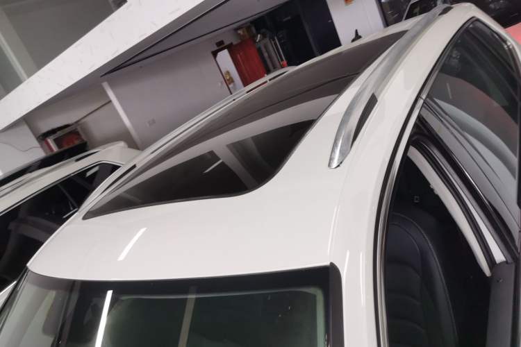 Used Volkswagen Tiguan L 2019 Updated Version 330TSI Automatic Two-Wheel Drive Panoramic Comfort Edition China VI Standard
