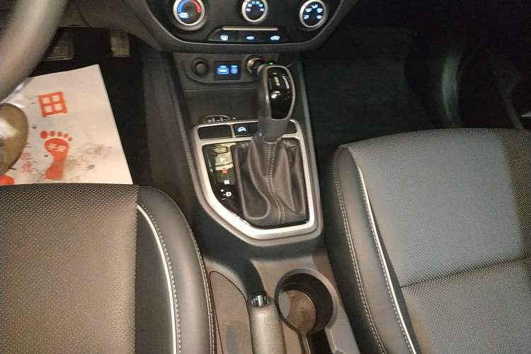 Used Hyundai ix25 2015 1.6L Automatic Two-Wheel Drive Smart GLS Trim
