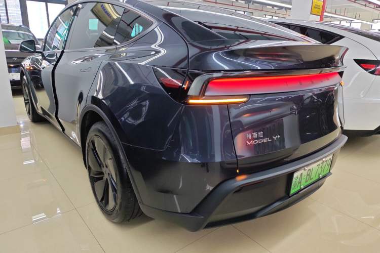 Used Tesla Model Y 2025 Rear-Wheel-Drive Version