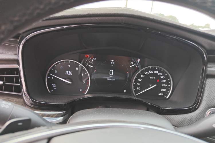 Used Cadillac XT5 2018 25T Luxury Model
