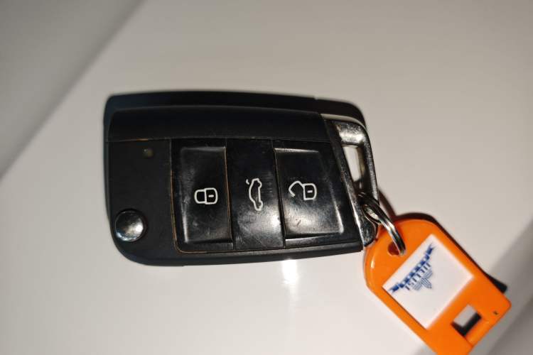 Used Volkswagen Tiguan L 2020 330TSI Automatic Two-Wheel Drive Panoramic Comfort Edition China VI Standard
