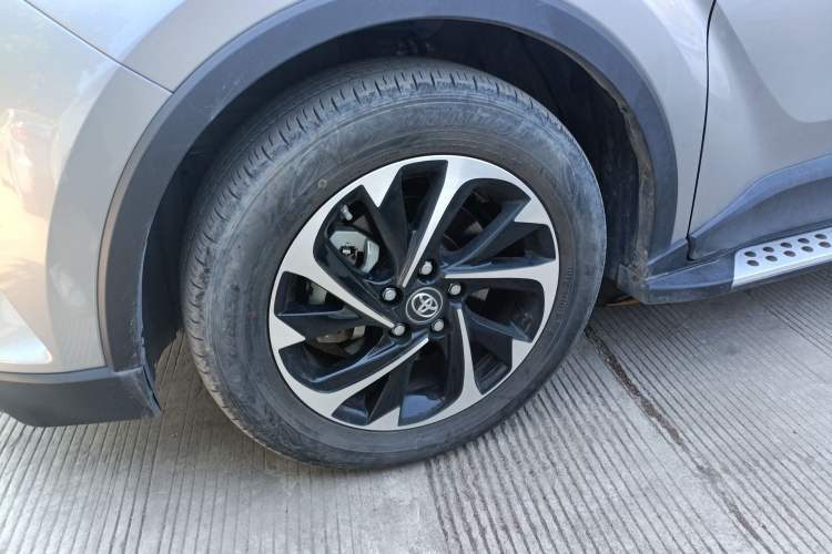 Used Toyota IZOA 2020 2.0L Yichi Version