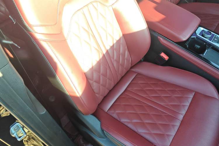 Used JETOUR X70 PLUS 2023 1.6T DCT Stronger PRO 5-Seater
