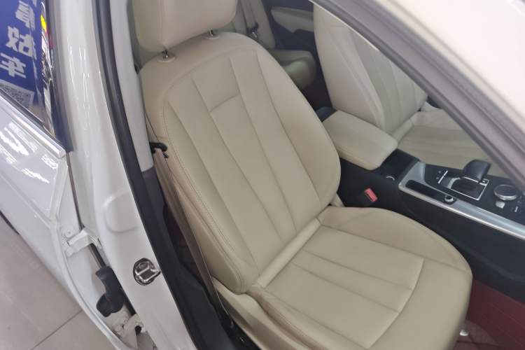 Used Audi A4L 2017 Plus 40 TFSI Ambition Model
