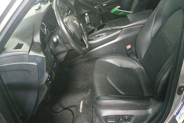 Used Toyota Avalon 2019 2.0L Luxury Edition China VI Standard
