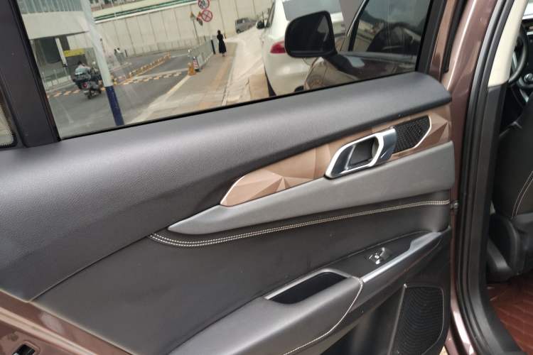 Used Lynk & Co 01 2017 2.0T Two-Wheel Drive Pro Edition
