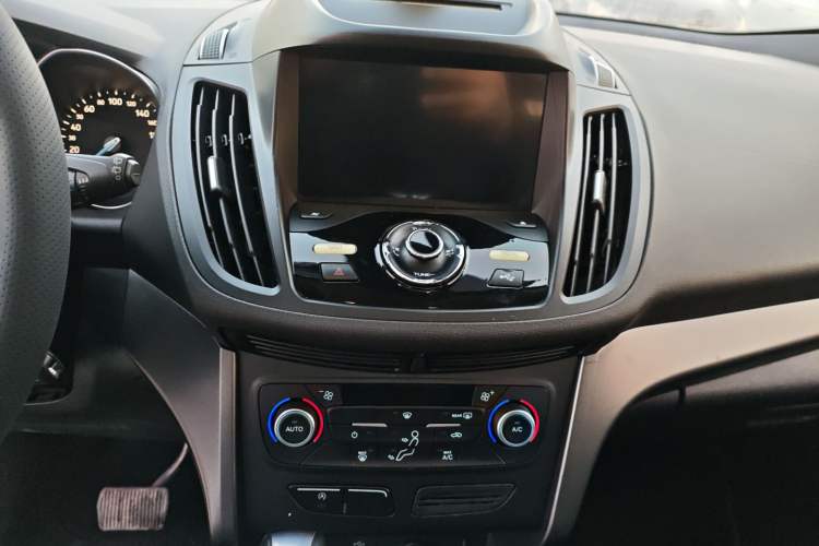 Used Ford Kuga 2018 EcoBoost 180 Two-Wheel-Drive Platinum Edition
