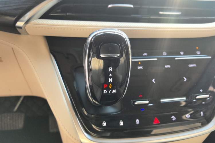 Used Buick GL8 2022 ES Landtrek 653T Luxury Edition
