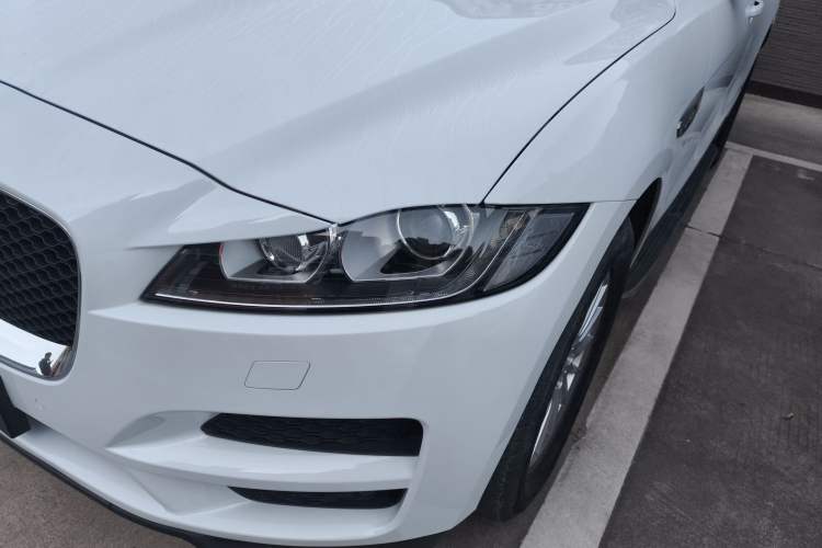 Used Jaguar F-PACE 2018 2.0T Two-Wheel Drive Urban Deluxe Edition
