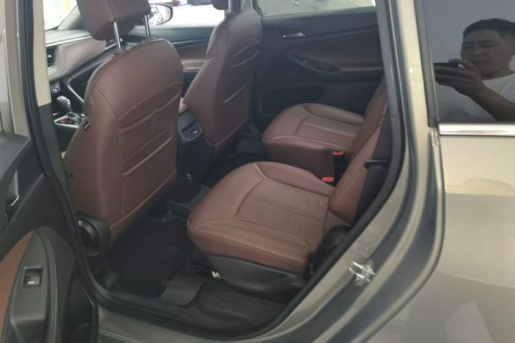 Used Buick GL6 2019 18T 6-Seater Connected Luxury Version China VI Standard
