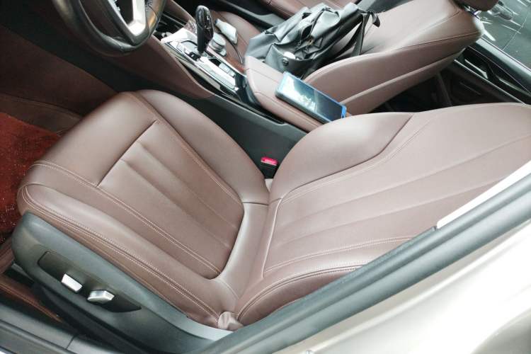 Used BMW 5 Series 2019 525Li Luxury Package
