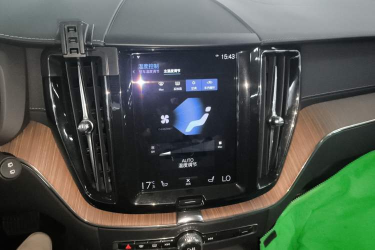 Used Volvo XC60 2021 T5 4x4 Smart Luxury Edition
