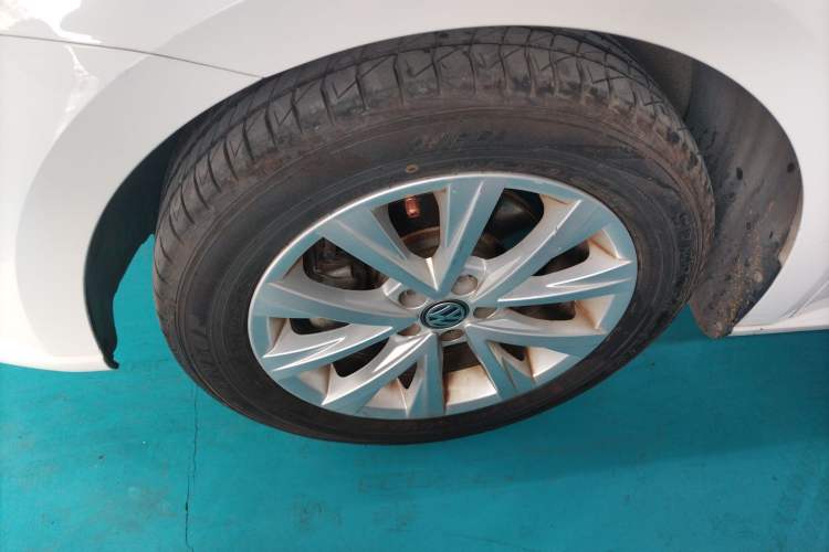 Used Volkswagen Lavida 2017 1.6L Automatic Comfort Edition
