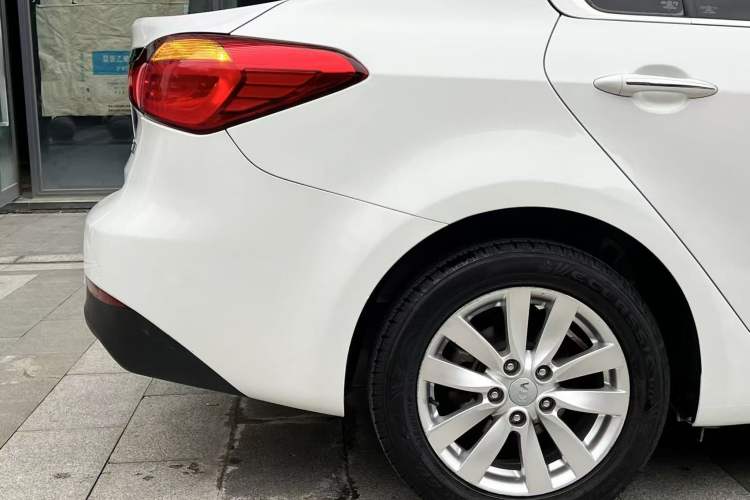 Used Kia K3 2015 1.6L Automatic GLS
