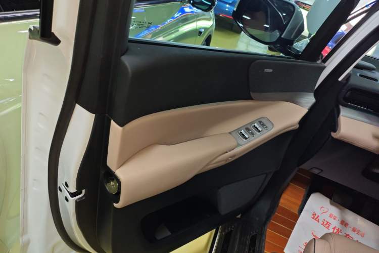 Used XPeng X9 2024 610 Long-Range Pro
