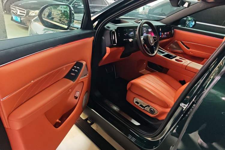 Used Hima AITO M8 2025 Extended-Range Ultra Version 53.4 kWh 6-Seater Edition