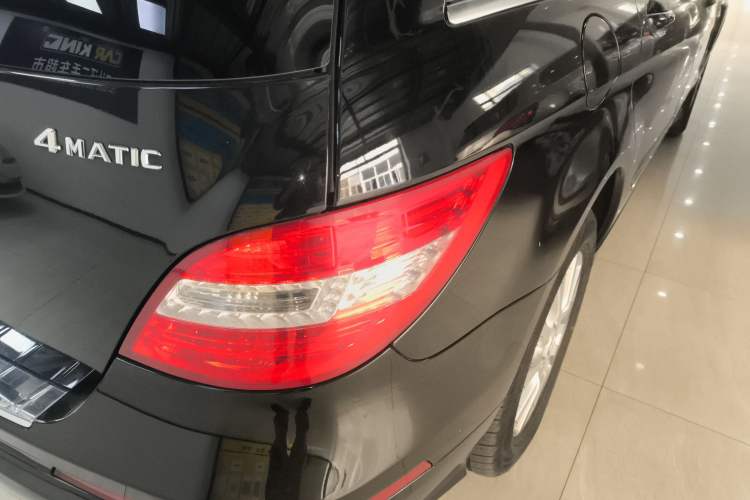 Used Mercedes-Benz R-Class 2017 R 320 4MATIC Business Edition Prestige Model
