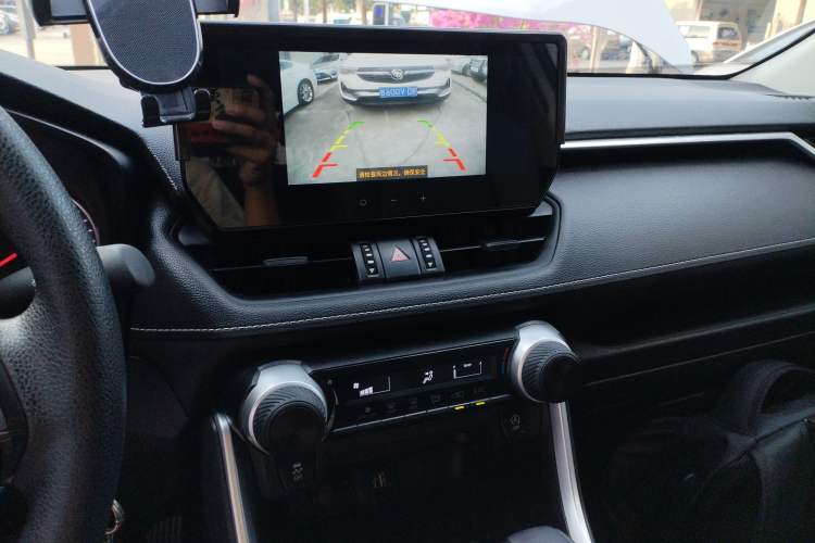 Used Toyota Wildlander 2023 2.0L CVT Two-Wheel Drive Leading Edition
