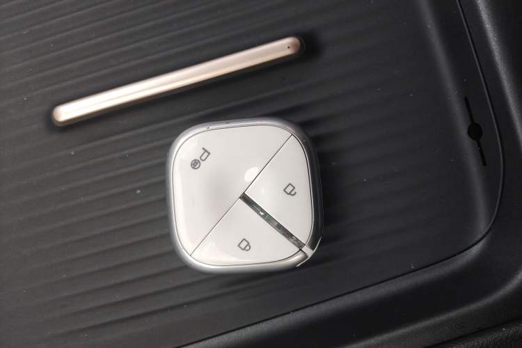 Used Baojun Yunhai 2024 140km Plug-in Hybrid Version