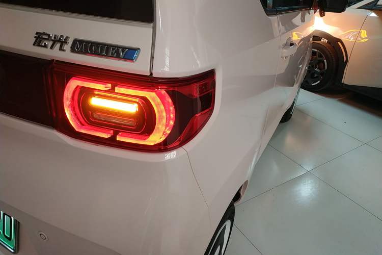 Used Wuling Hongguang MINIEV 2021 Macaron Premium Model – Lithium Iron Phosphate