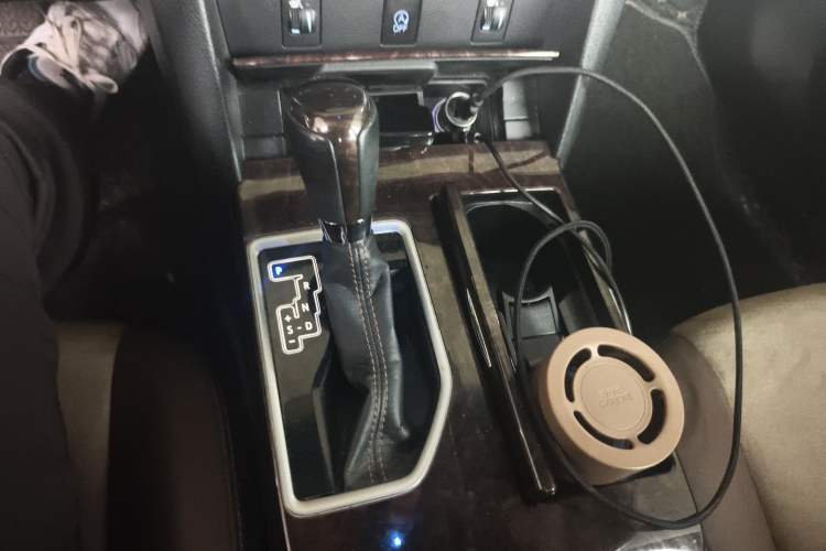 Used Toyota Camry 2016 2.5G 10th Anniversary Deluxe Navigation Edition
