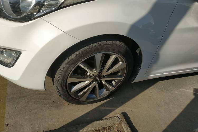 Used Hyundai Elantra 2015 1.6L Automatic Leading Model
