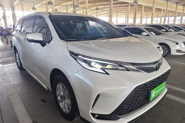 Used Toyota Granvia 2024 2.5L Hybrid Comfort Edition
