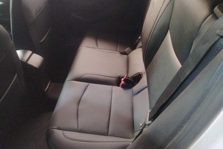 Used Chevrolet Cruze 2017 1.5L Hatchback Automatic Pioneer Sunroof Edition
