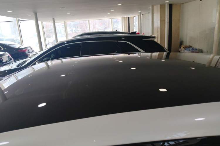 Used  07 2024 Ultra All-Electric Four-Wheel Drive