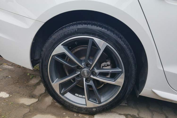 Used Audi A4L 2020 40 TFSI Fashionable and Elegant Model