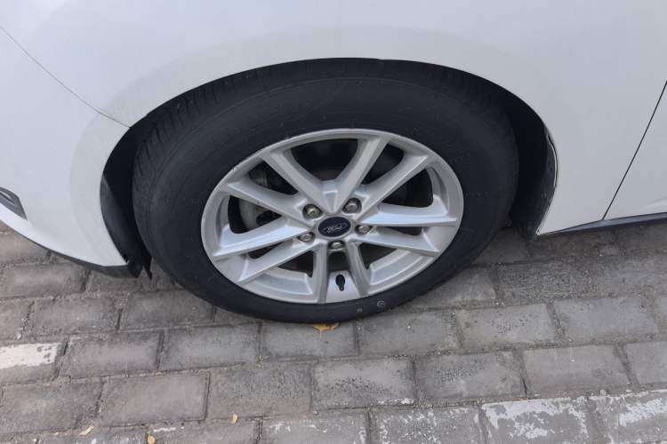 Used Ford Focus 2018 Sedan Classic EcoBoost 125 Automatic Supercharged Style SmartDrive Edition
