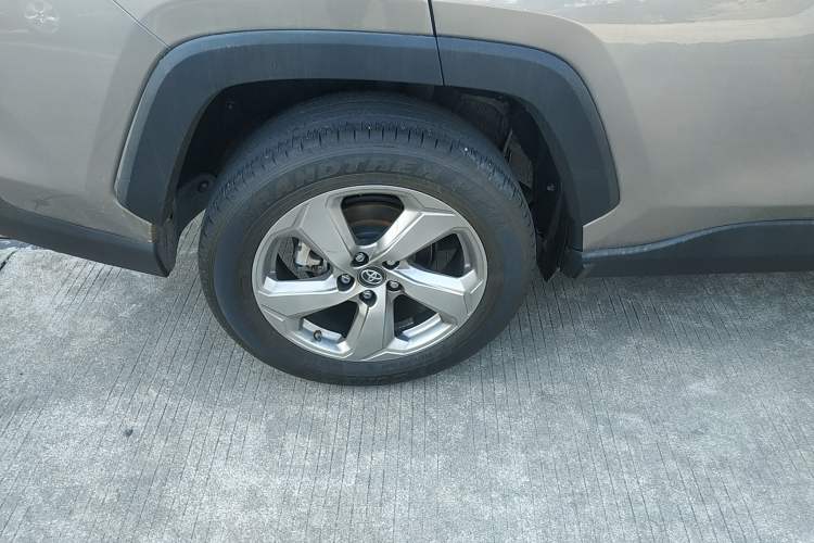 Used Toyota RAV4 2021 2.0L CVT Two-Wheel Drive Fashion Edition