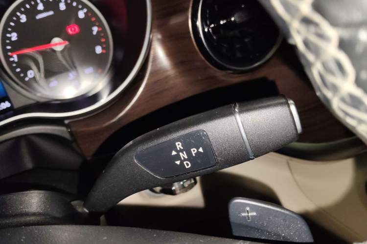 Used Mercedes-Benz V-Class 2020 V 260 Avantgarde Edition