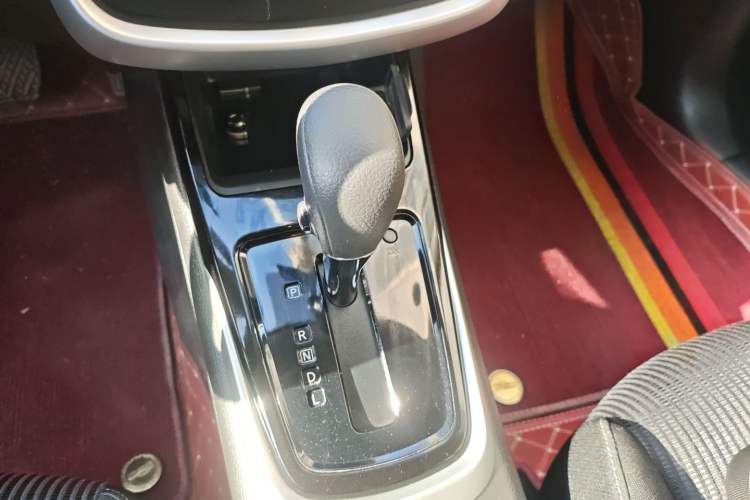 Used Nissan Tiida 2016 1.6L CVT Cool Dynamic Edition
