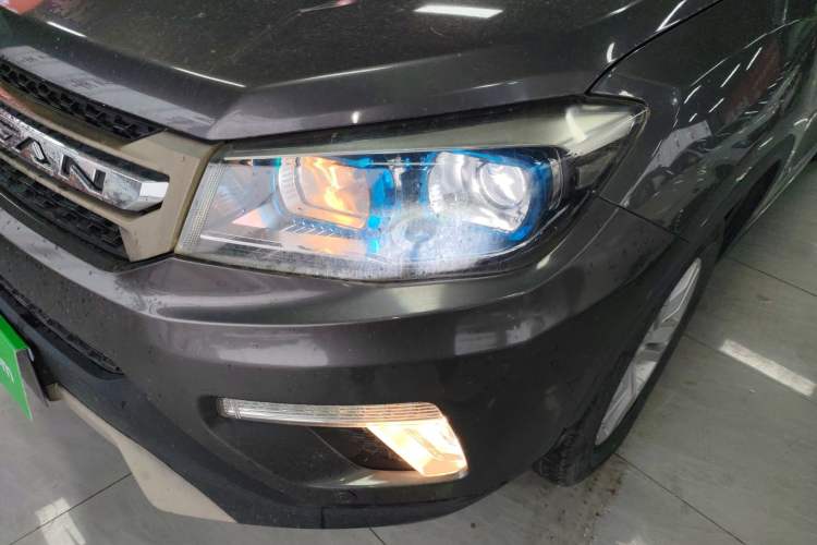 Used Changan CS75 2017 Shangkui Edition 1.5T Manual Fengxiang Model
