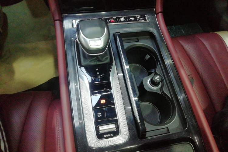 Used Hongqi H5 2024 2.0T Automatic Smart Connect Flagship Edition
