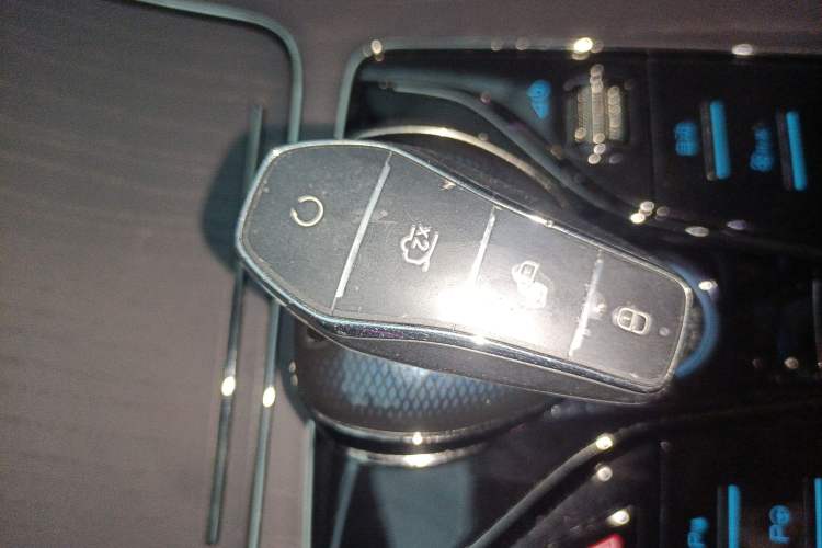 Used BYD Han 2025 EV with 701 km of Laser Radar-Enabled Intelligent Driving
