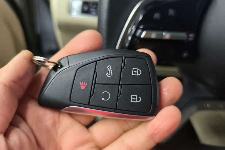 Used Buick GL8 New Energy 2025 Lushang First-Drive Edition 7-Seater
