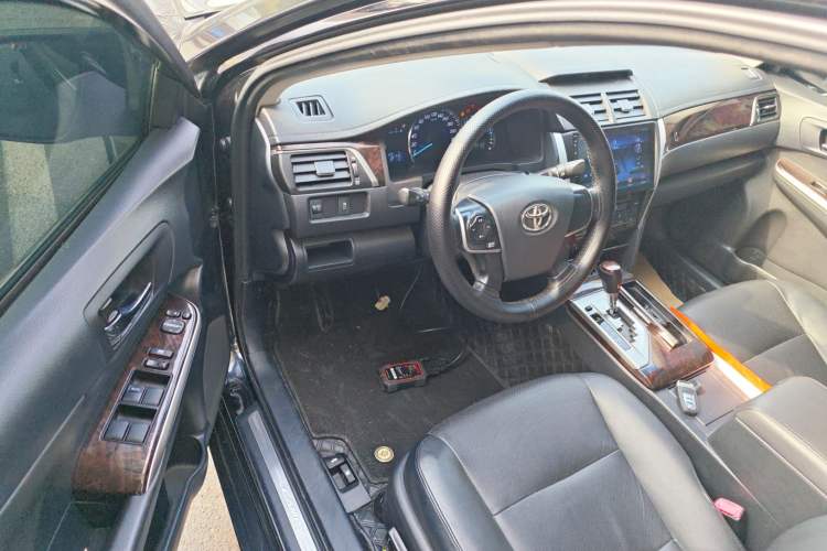 Used Toyota Camry 2015 2.0G Premier Edition
