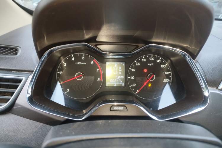 Used Baojun 310W 2017 1.5L Manual Fashion Model China V
