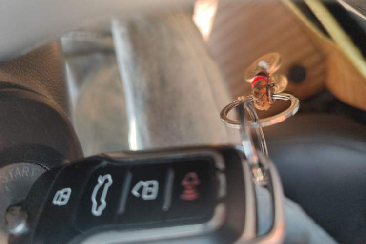 Used Venucia T70 2015 2.0L CVT Smart Edition
