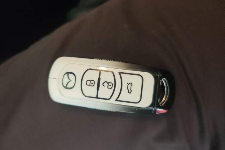 Used Mazda Mazda 3 Axela 2016 Sedan 1.5L Automatic Comfort Model