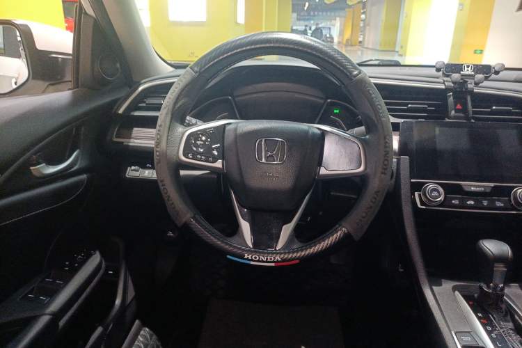 Used Honda Civic 2016 220TURBO CVT Prestige Edition
