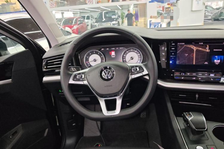 Used Volkswagen Touareg 2019 2.0 TSI Flagship Edition China VI
