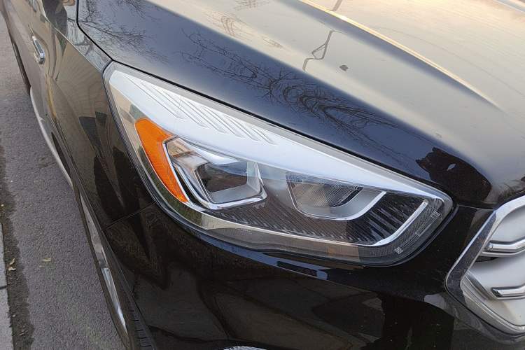 Used Ford Kuga 2017 EcoBoost 180 Two-Wheel-Drive Platinum Edition