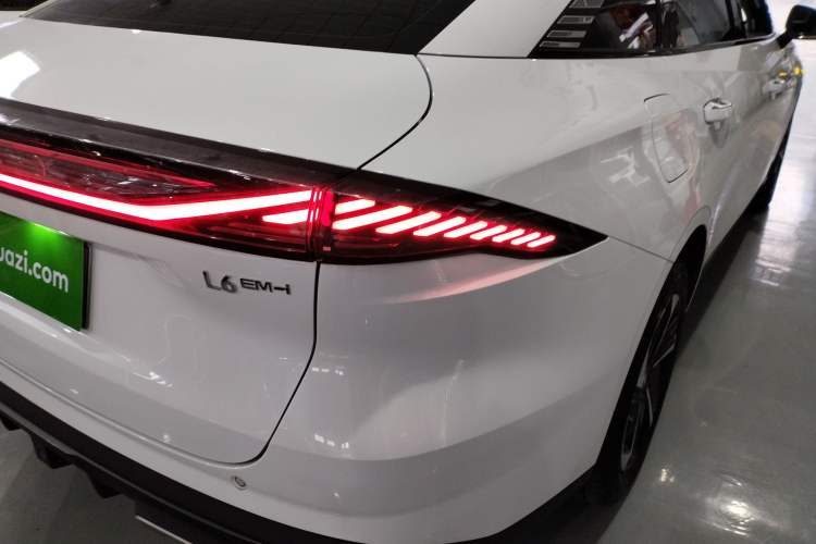 Used  L6 2025 EM-i 140km Starship Edition