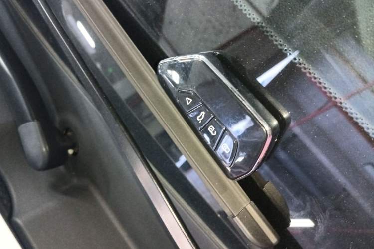 Used Buick Velite 6 2023 Revised Version 430 km Range – Commuter Edition
