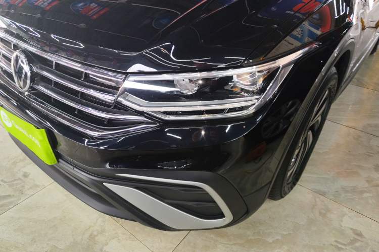 Used Volkswagen Tiguan L 2023 330TSI Automatic Two-Wheel Drive Smart Edition
