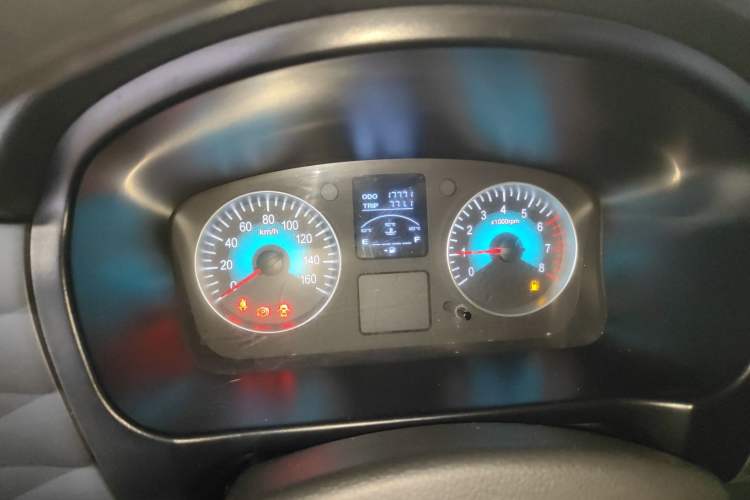 Used Jinbei Gold Hiace 2021 2.0L Passenger Van Travel Lion 7-Seater